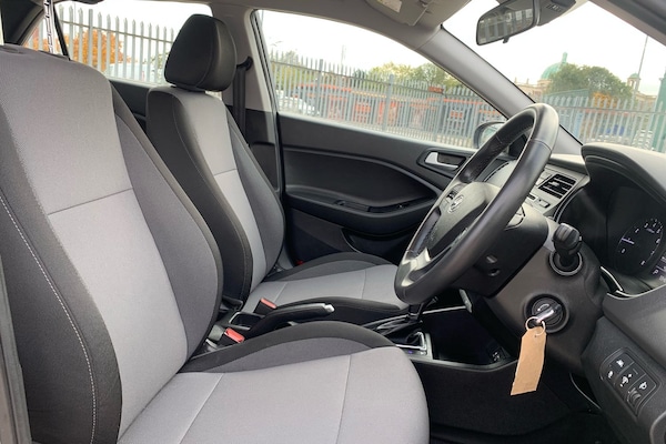 Used Hyundai i20 2017 for sale - 76267954: Photo 11