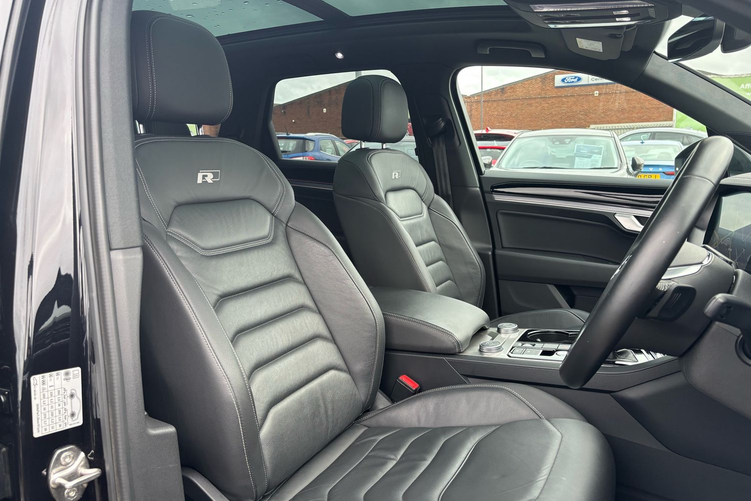 Used Volkswagen Touareg 2018 for sale - 76972755: Photo 10