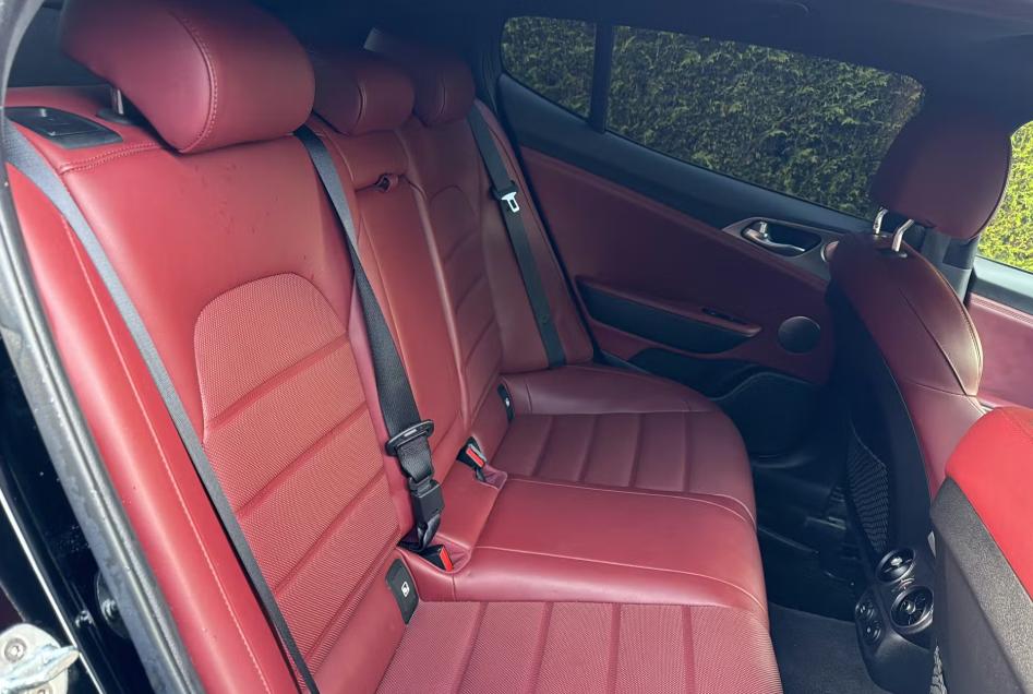 Used Kia Stinger 2019 for sale - 77692119: Photo 4