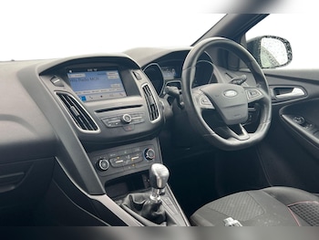 Used Ford Focus 2017 for sale - 78722779: Photo