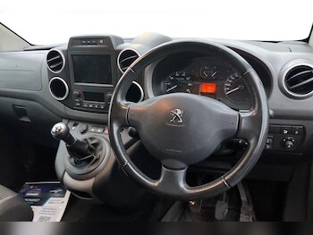 Used Peugeot Partner Tepee 2017 for sale - 77275521: Photo