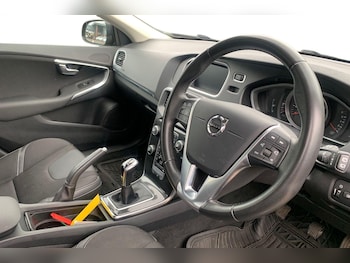 Used Volvo V40 2019 for sale - 78341427: Photo