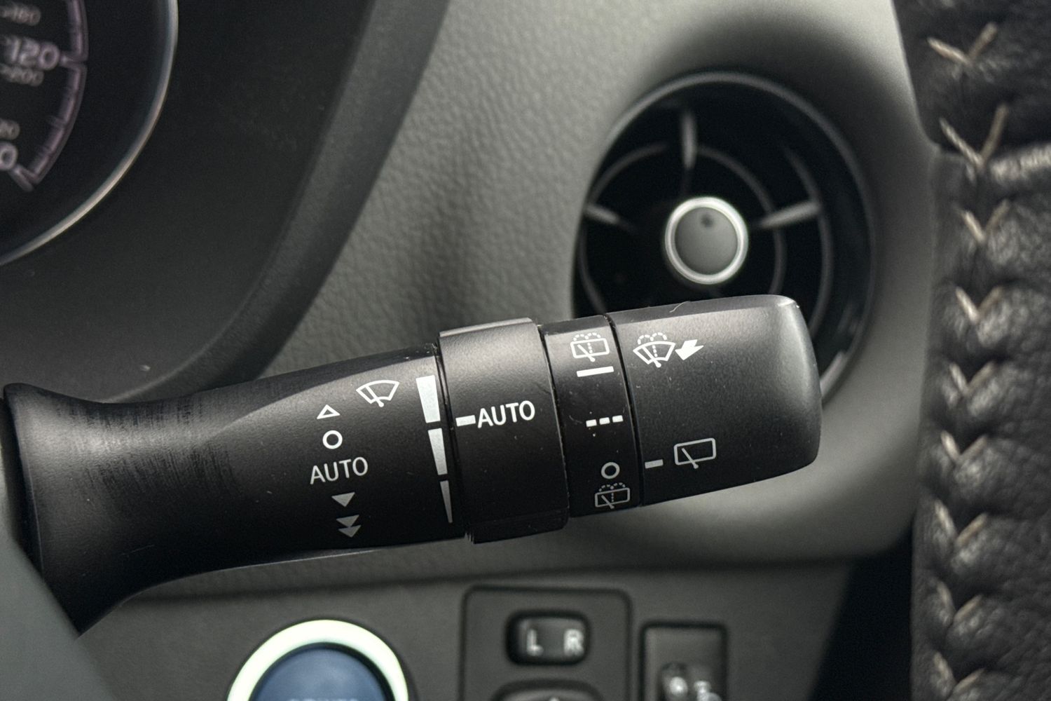 Used Toyota Yaris 2018 for sale - 77429435: Photo 12