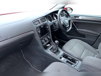 Used Volkswagen Golf 2017 for sale - 77117927: Photo