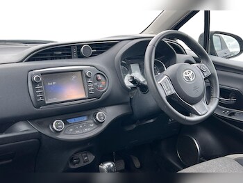 Used Toyota Yaris 2020 for sale - 78927210: Photo