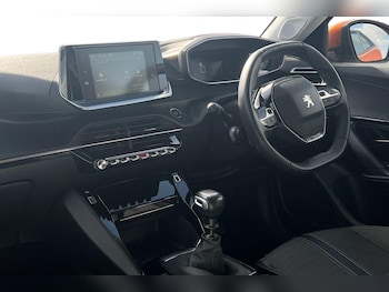 Used Peugeot 2008 2021 for sale - 79047491: Photo