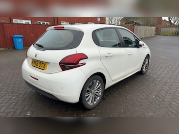 Used Peugeot 208 2019 for sale - 77805253: Photo