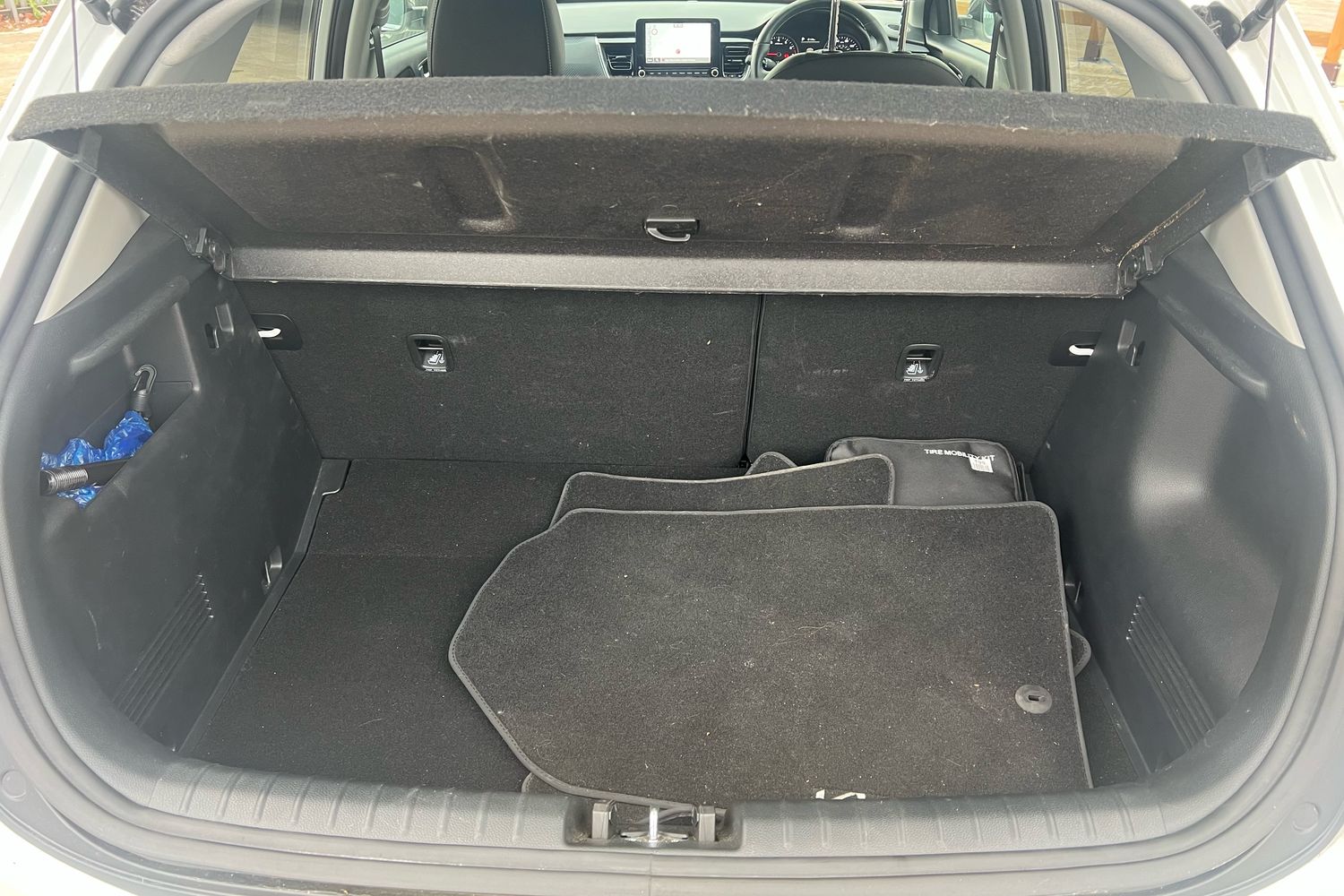 Used Kia Stonic 2024 for sale - 75975228: Photo 14