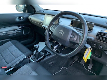 Used Citroen C4 Cactus 2018 for sale - 76922986: Photo