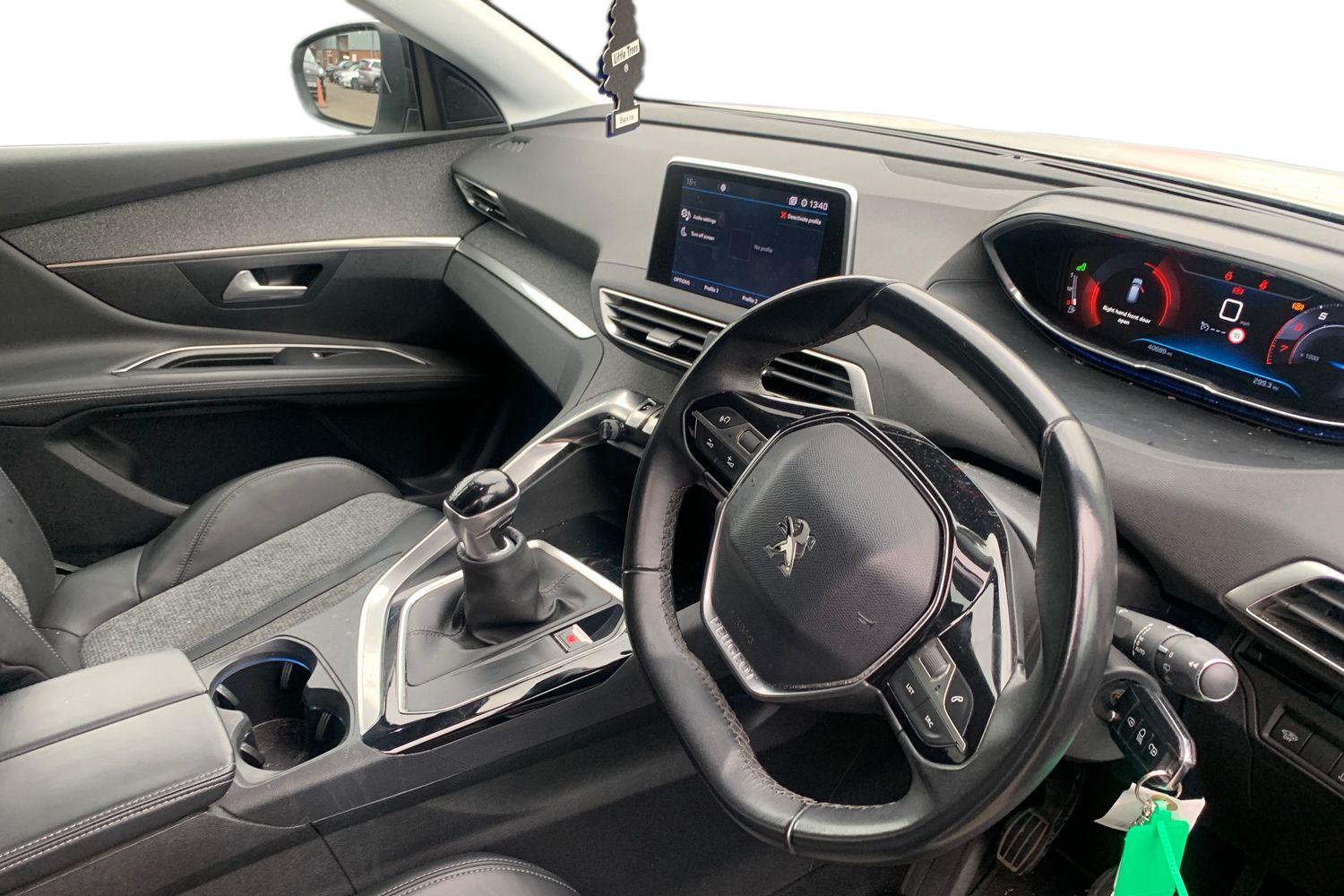 Used Peugeot 3008 2018 for sale - 76495402: Photo 3