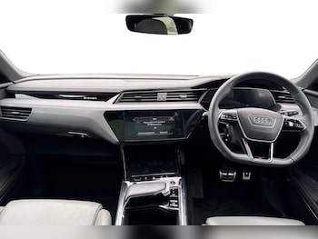 Used Audi Q8 2023 for sale - 77527614: Photo