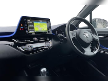 Used Toyota C-HR 2020 for sale - 78168528: Photo