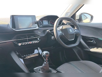 Used Peugeot 2008 2021 for sale - 79190608: Photo