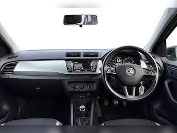 Used Skoda Fabia 2016 for sale - 76685740: Photo