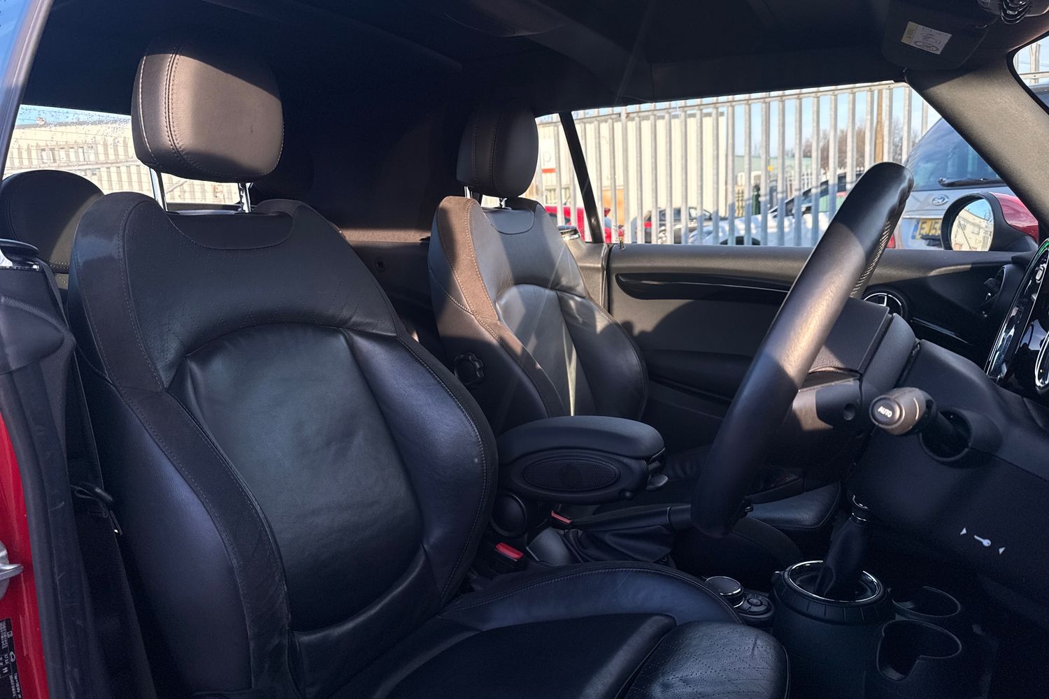 Used MINI Convertible 2016 for sale - 76916519: Photo 16