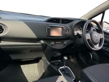 Used Toyota Yaris 2015 for sale - 74491598: Photo