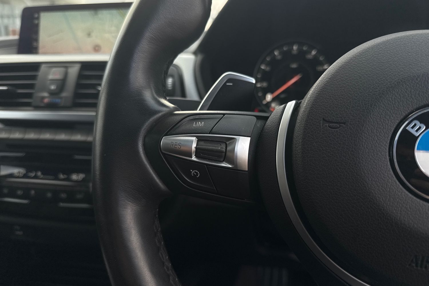 Used BMW 3 Series 2018 for sale - 76357688: Photo 11