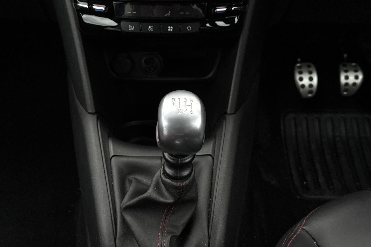 Used Peugeot 208 2018 for sale - 76274751: Photo 8