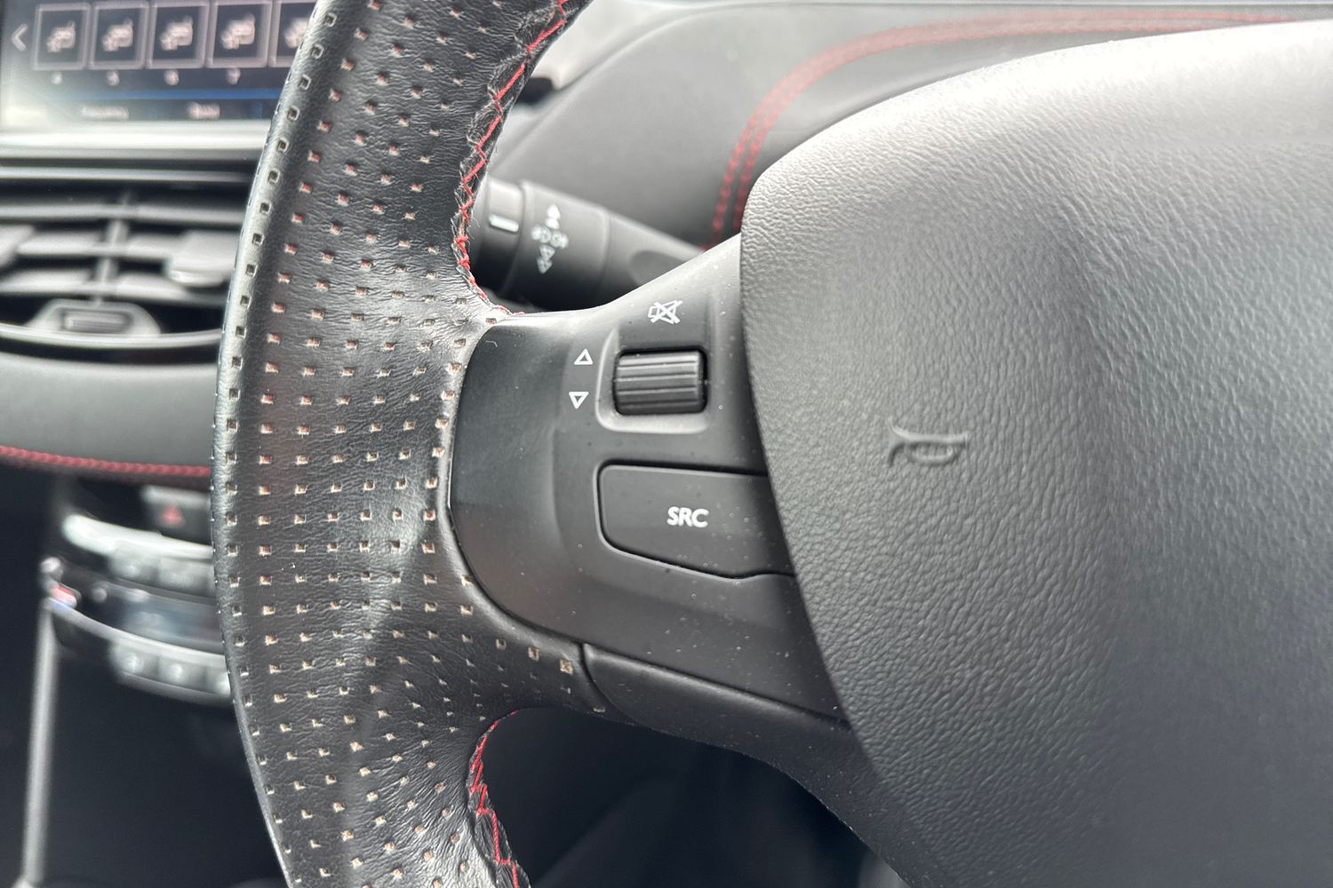 Used Peugeot 208 2018 for sale - 76274751: Photo 9