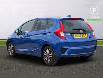 Used Honda Jazz 2016 for sale - 76115113: Photo 2