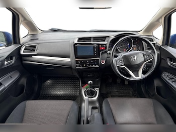 Used Honda Jazz 2016 for sale - 76115113: Photo 3