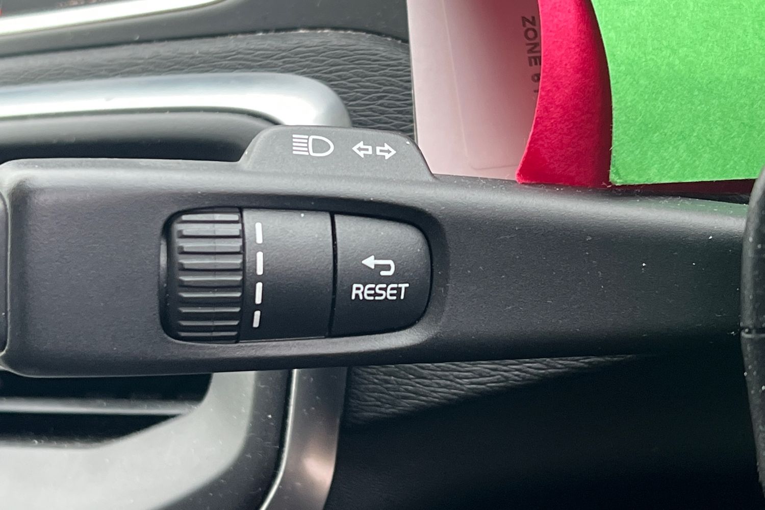 Used Volvo V40 2018 for sale - 76610984: Photo 14