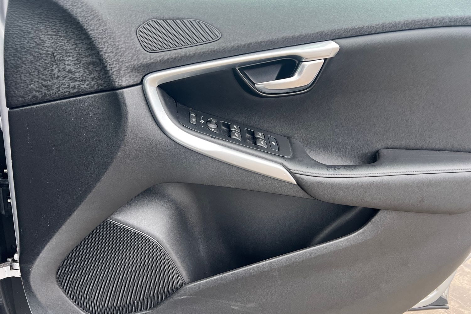 Used Volvo V40 2018 for sale - 76610984: Photo 17