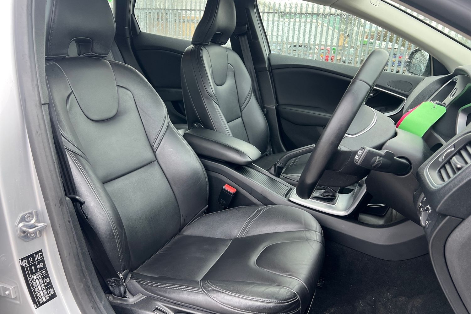 Used Volvo V40 2018 for sale - 76610984: Photo 18