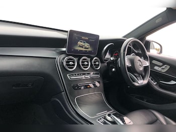 Used Mercedes-Benz GLC 2019 for sale - 76194106: Photo 4