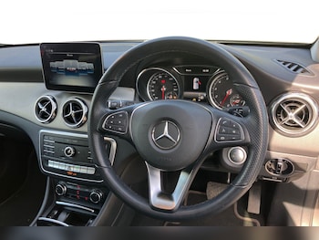 Used Mercedes-Benz GLA 2020 for sale - 76553600: Photo