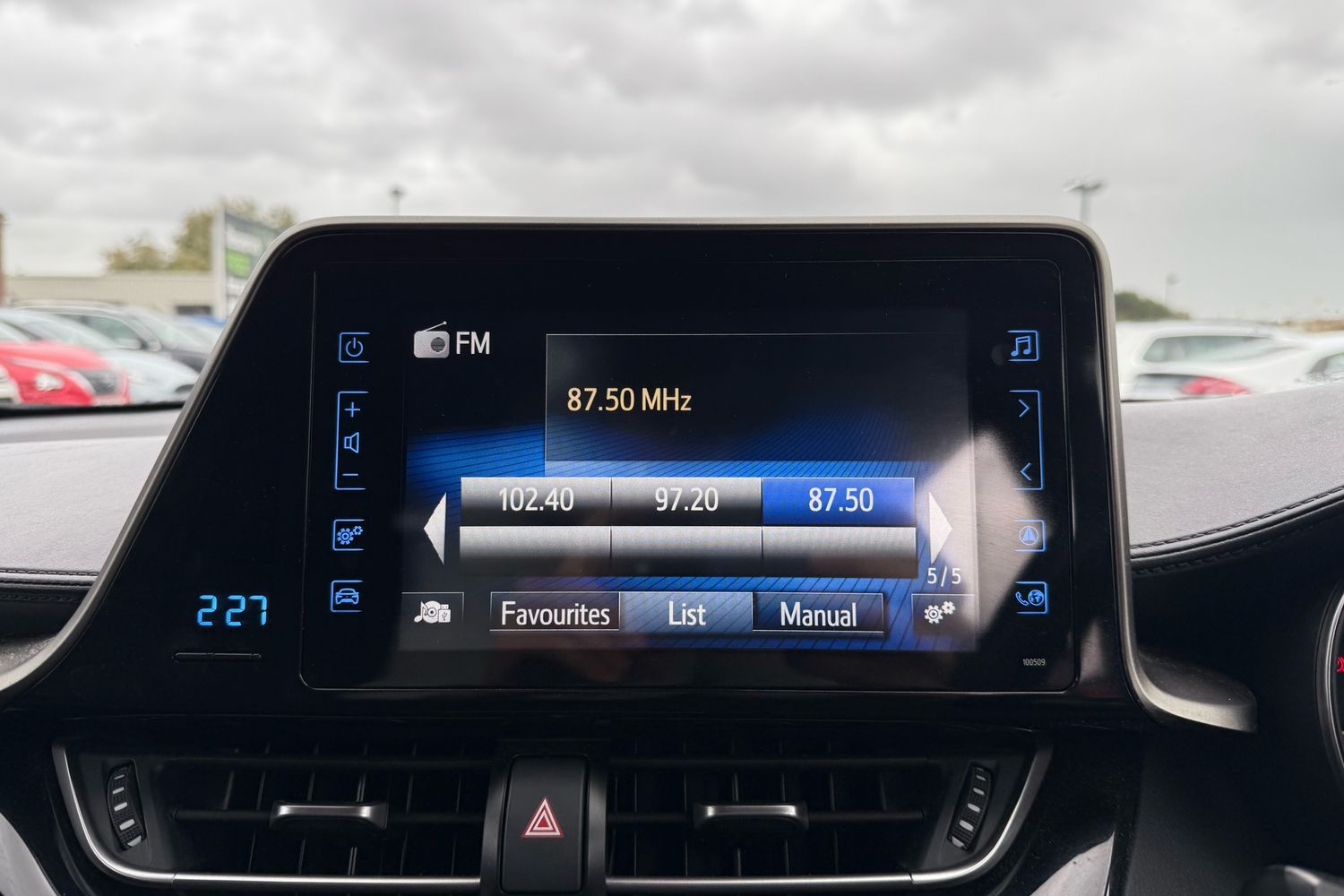 Used Toyota C-HR 2018 for sale - 76391033: Photo 6