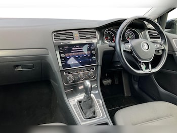 Used Volkswagen Golf 2020 for sale - 77463122: Photo