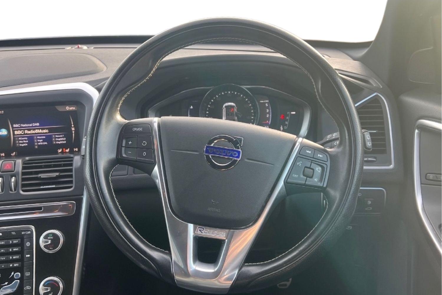 Used Volvo XC60 2017 for sale - 77527779: Photo 5