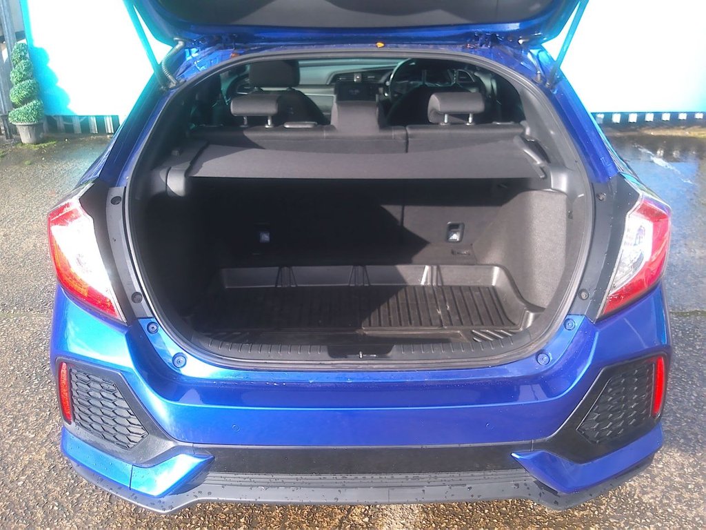 Used Honda Civic 2019 for sale - 76627142: Photo 27