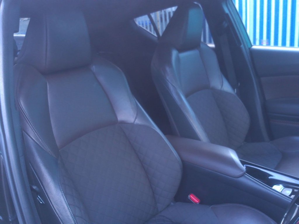 Used Toyota C-HR 2018 for sale - 76627147: Photo 25