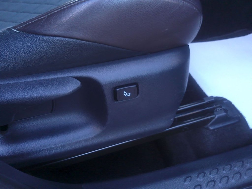 Used Toyota C-HR 2018 for sale - 76627147: Photo 26