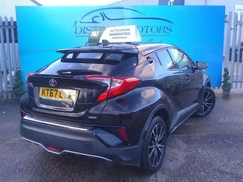 Used Toyota C-HR 2018 for sale - 76627147: Photo