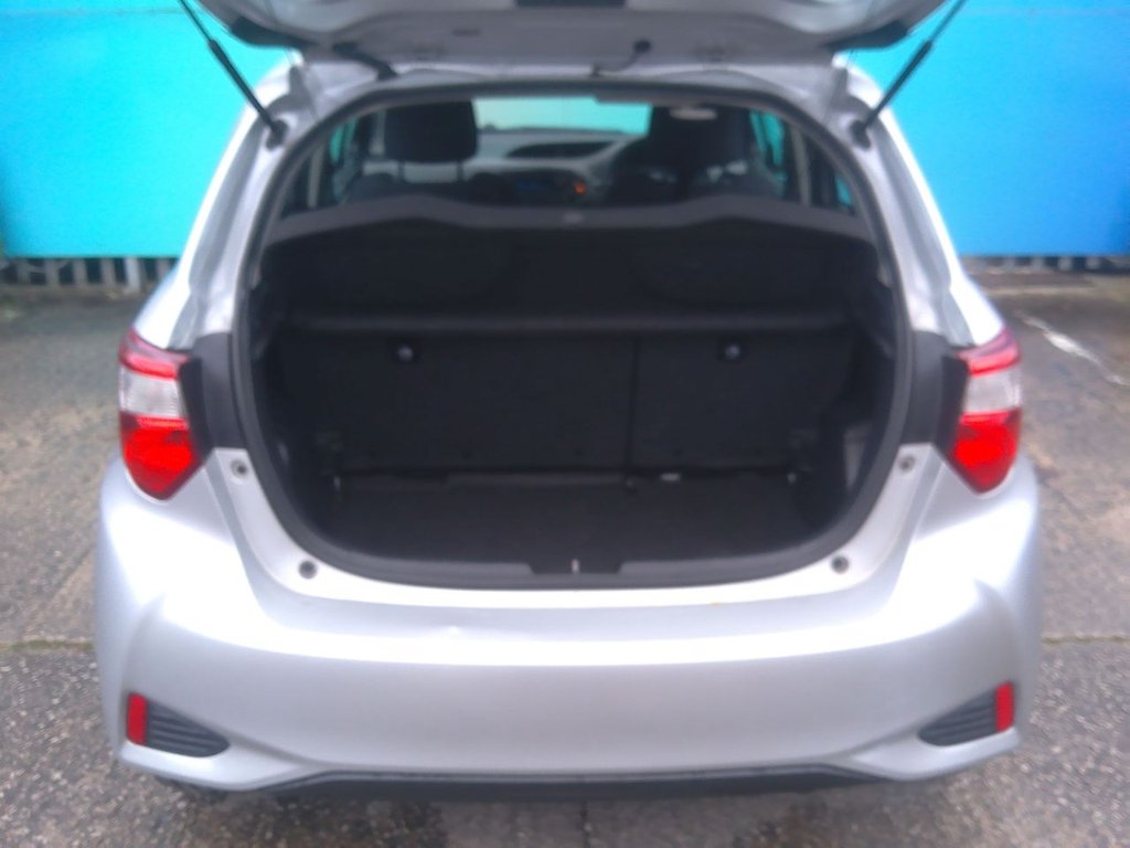 Used Toyota Yaris 2018 for sale - 76647709: Photo 18