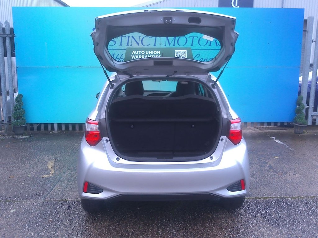 Used Toyota Yaris 2018 for sale - 76627137: Photo 19