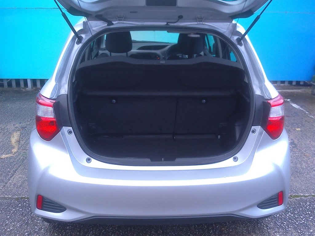 Used Toyota Yaris 2018 for sale - 76627137: Photo 20