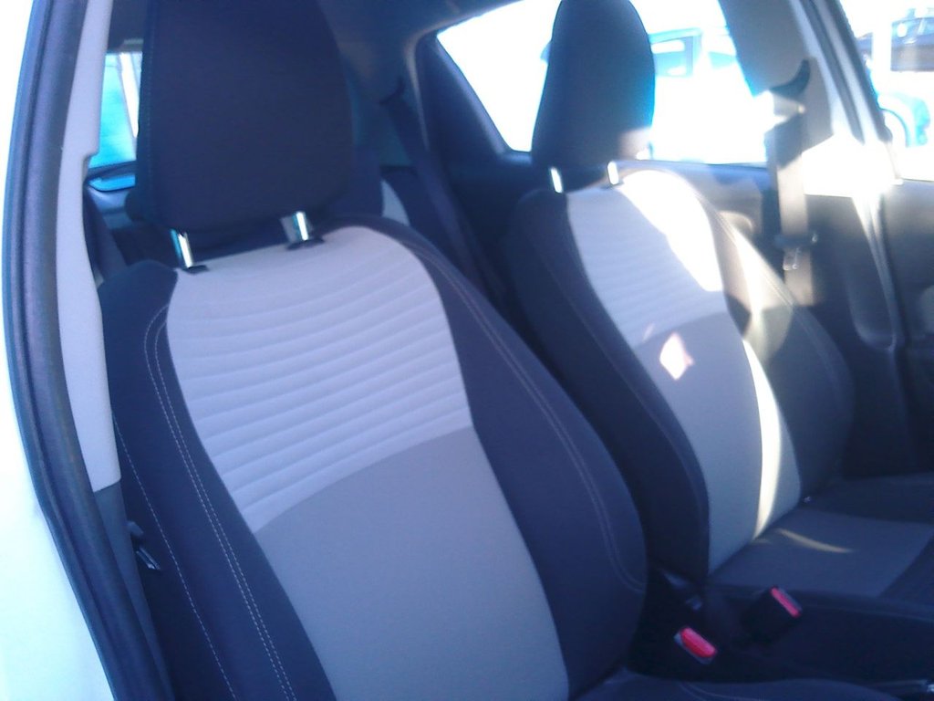 Used Toyota Yaris 2017 for sale - 76711018: Photo 19