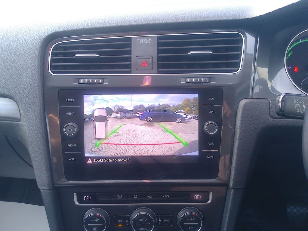 Used Volkswagen Golf 2019 for sale - 76627180: Photo 14