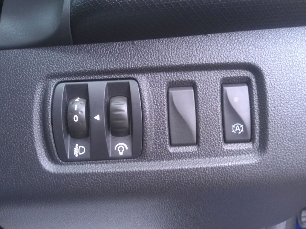 Used Renault Clio 2019 for sale - 76627117: Photo 26