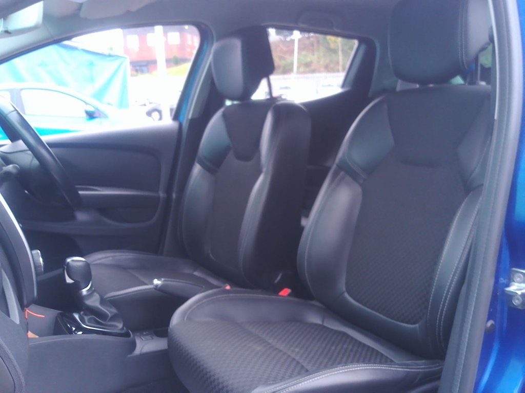 Used Renault Clio 2019 for sale - 76627117: Photo 29