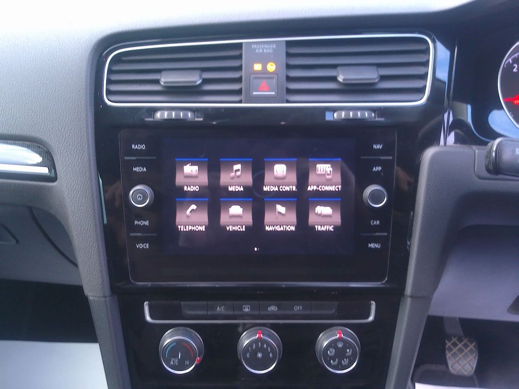 Used Volkswagen Golf 2017 for sale - 77211956: Photo 15