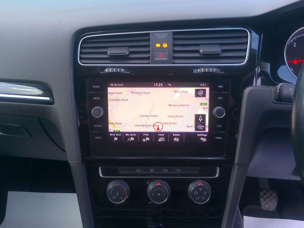 Used Volkswagen Golf 2017 for sale - 77211956: Photo 16