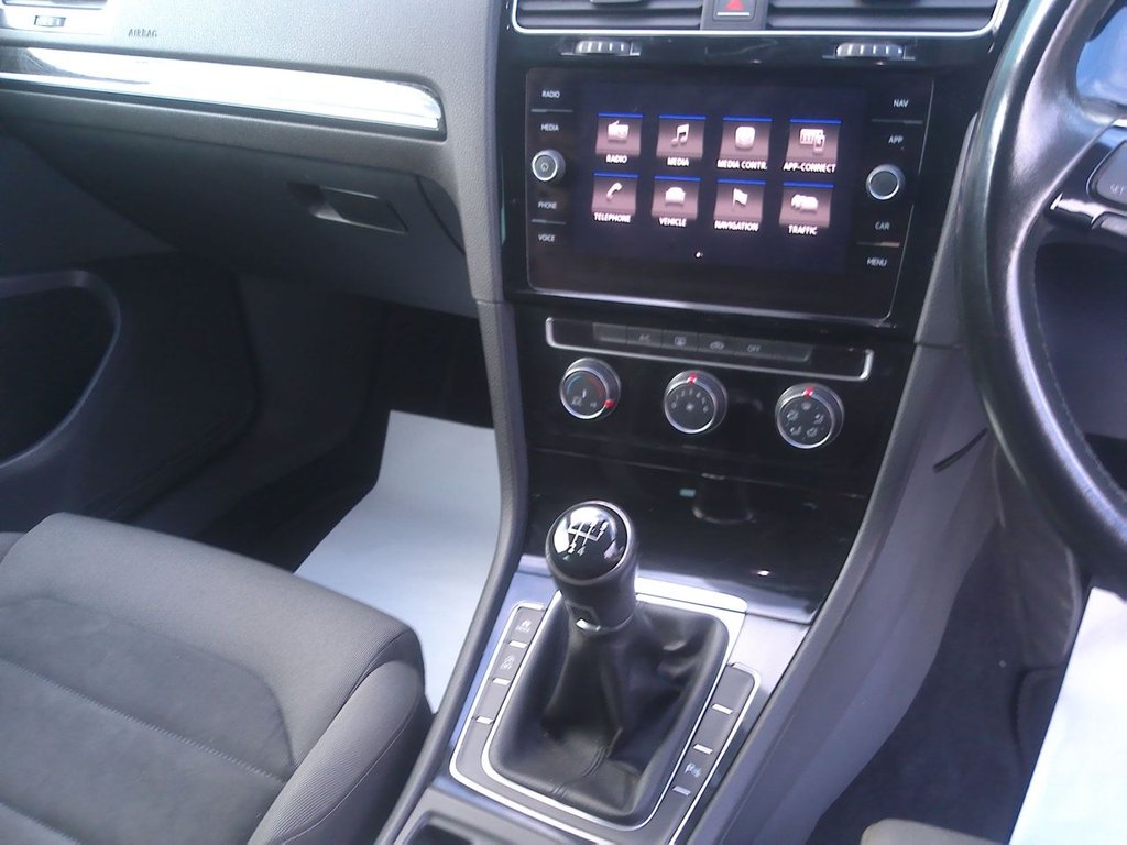 Used Volkswagen Golf 2017 for sale - 77211956: Photo 18