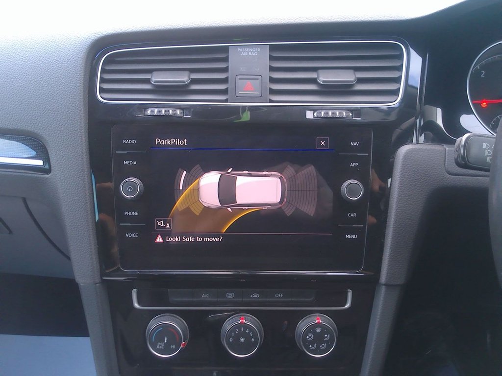 Used Volkswagen Golf 2017 for sale - 77211956: Photo 19