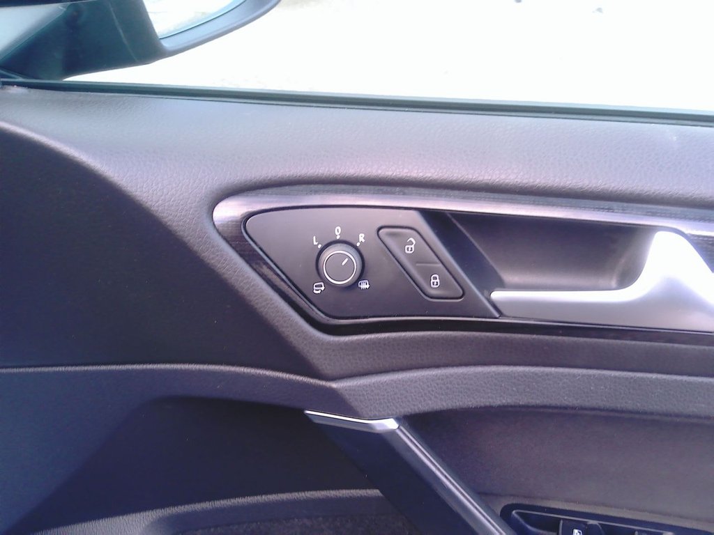 Used Volkswagen Golf 2017 for sale - 77211956: Photo 23