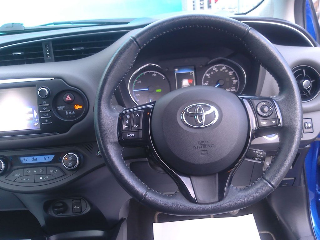 Used Toyota Yaris 2017 for sale - 77313303: Photo 12